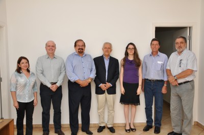 Nomeado novo Diretor Superintendente do Departamento Nacional de Produção Mineral (DNPM) de São Paulo no início do mês de fevereiro, Paulo Afonso Rabelo foi recebido na sede da ASPACER, para visita ao setor cerâmico e encontro com mineradores. Participaram do encontro: Ana Carolina Guidi Trovó, (procuradora do DNPM) Luís Fernando Quilici (diretor de relações institucionais e governamentais da ASPACER), Aldo Demarchi (Deputado Estadual), Paulo Afonso Rabelo, Graziela Mayra Joskowicz (procuradora do DNPM), Heitor Ribeiro de Almeida Neto (diretor da cerâmica Almeida e presidente do Conselho da ANFACER) e Almir Guilherme (diretor executivo da ASPACER).