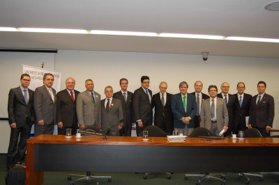 Registro da frente Parlamentar do Gás, onde estavam presentes reprentando o setor cerâmico Almir Guilherme , Vanderli Vitório Della Coletta, Benjamim Ferreira Neto , Luís Fernando Quilici e Heitor Almeida.