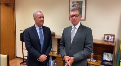 Deputado Laércio (a dir.) junto ao Ministro Bento Albuquerque em vídeo postado na noite de ontem