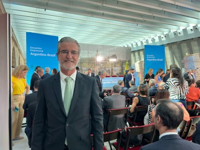 Benjamin Ferreira Neto, presidente do Conselho de Administração da Anfacer, esteve em Buenos Aires para integrar agenda bilateral de debates comerciais